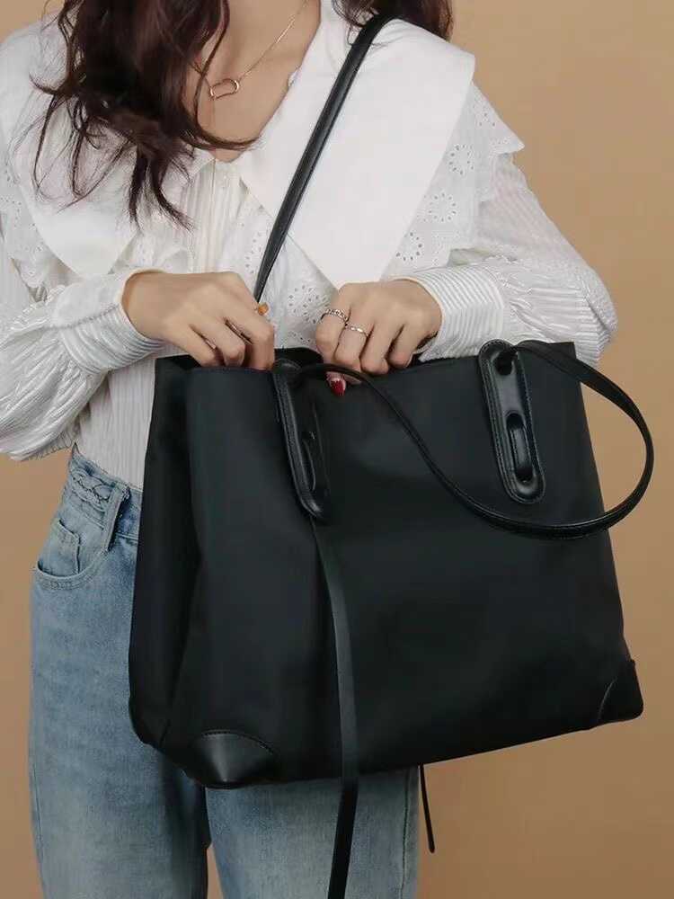 A4トートバッグ 上品シンプル大容量A4対応トートバッグ