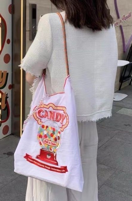 A4トートバッグ お菓子モチーフの遊び心トート