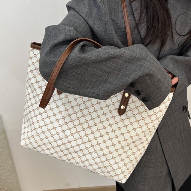 A4トートバッグ モノグラム柄 上品シンプルトート