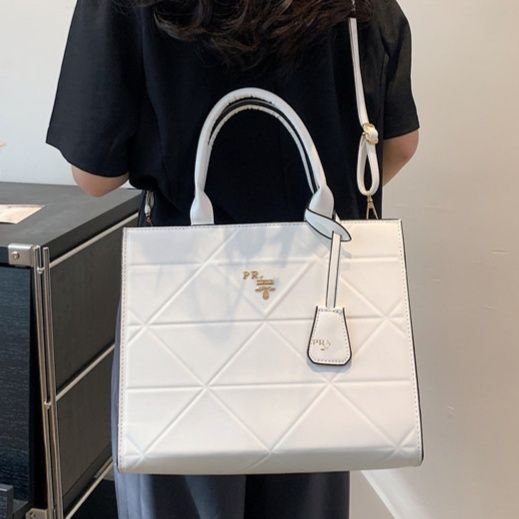 A4トートバック トライアングルキルト トートバッグ
