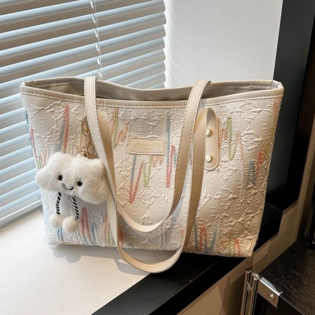 A4トートバッグ 刺繍模様の日常トート