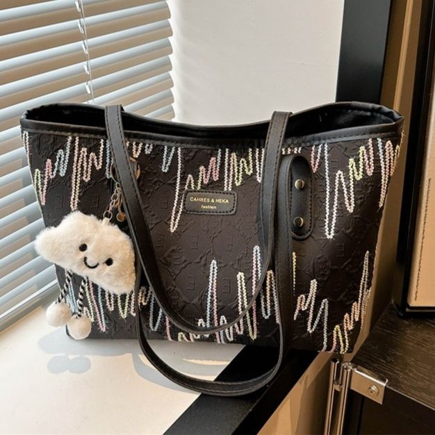 A4トートバッグ 刺繍模様の日常トート