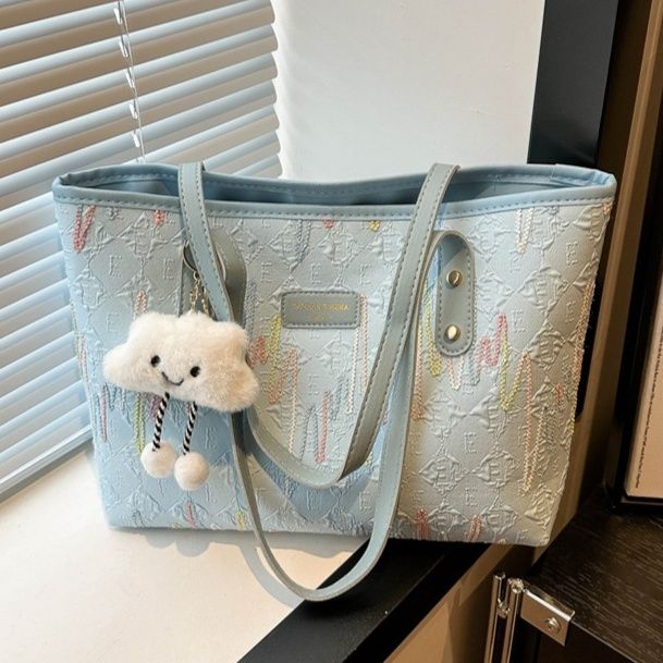 A4トートバッグ 刺繍模様の日常トート