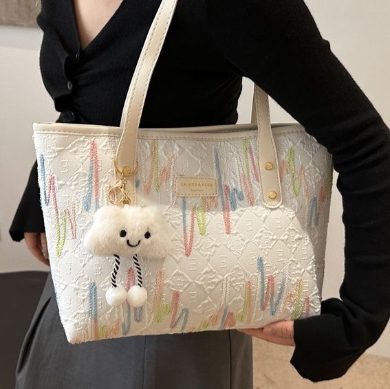 A4トートバッグ 刺繍模様の日常トート
