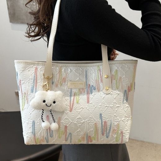 A4トートバッグ 刺繍模様の日常トート