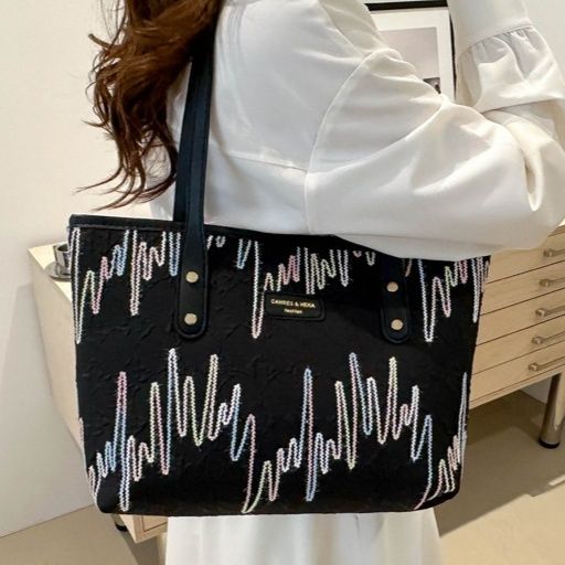 A4トートバッグ 刺繍模様の日常トート