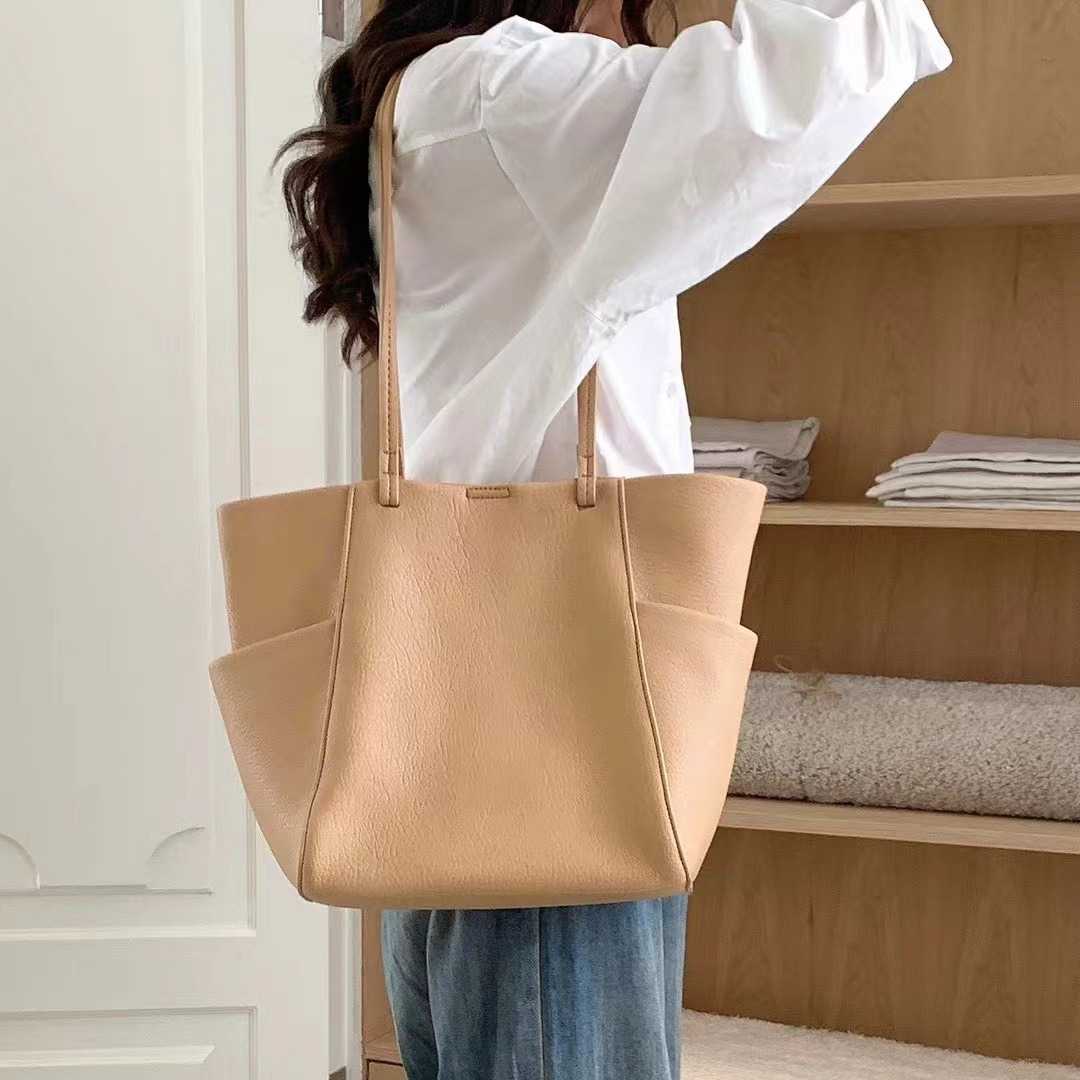 https://fulmo-img-server.com/a4totemarket/1756284675130_u0u5ehbv_7u5nmpy1.jpeg