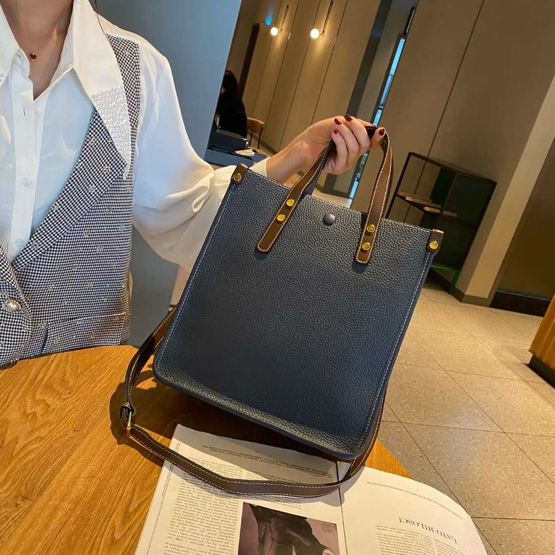 A4トートバック シンプル上質レザートートバッグ