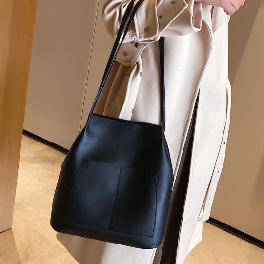 A4トートバッグ 上質素材の大容量シンプル肩掛け鞄
