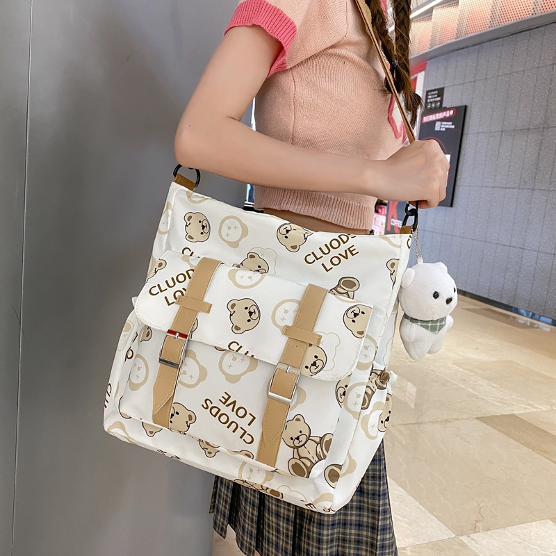 A4トートバッグ くまさん模様のふわもこポケットトート