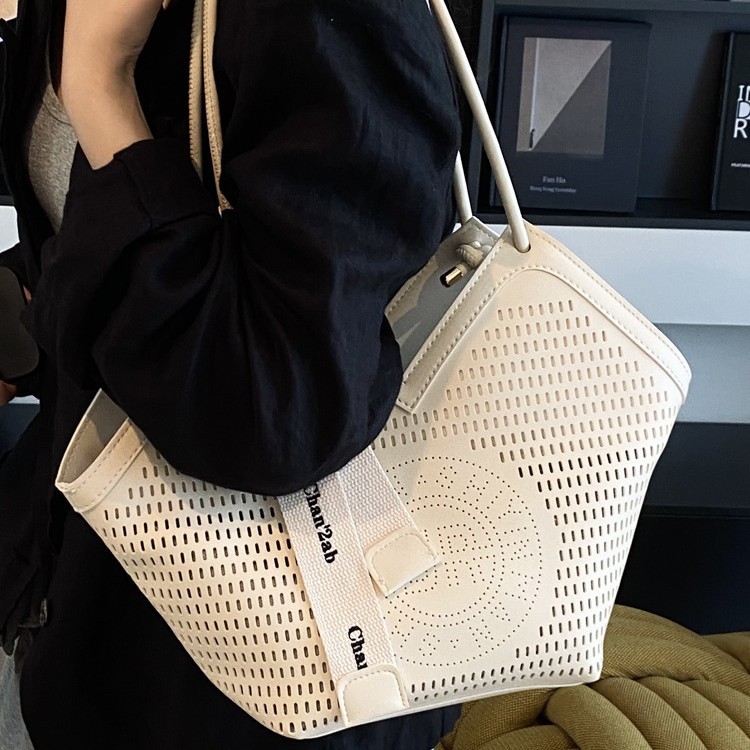 A4トートバッグ 通気性抜群 パンチング模様トートバッグ
