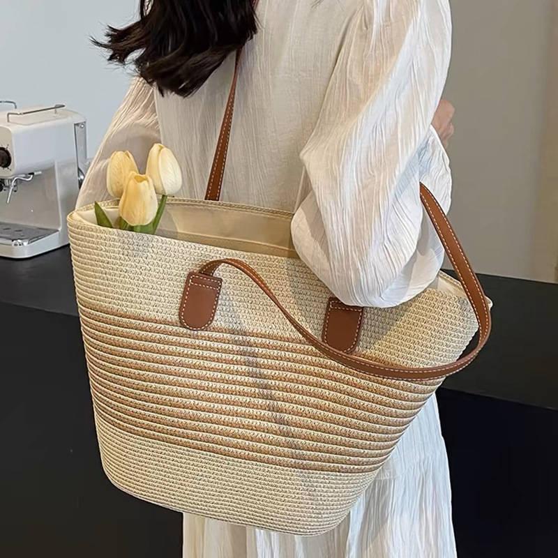 A4トートバッグ ナチュラル編み込みA4トートバッグ
