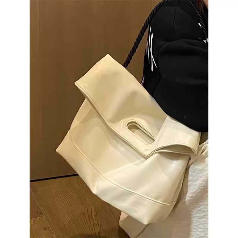 https://fulmo-img-server.com/a4totemarket/f0bb73b8-6fa9-45d6-ba01-f264c3baf120.jpg