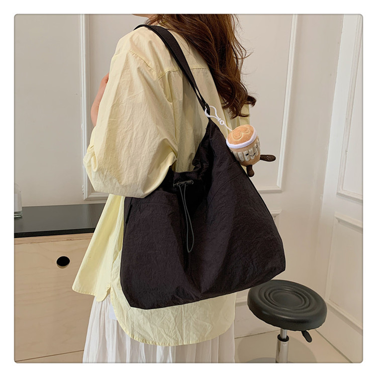 A4トートバッグ 癒し系ぬいぐるみ付き 巾着トートバッグ