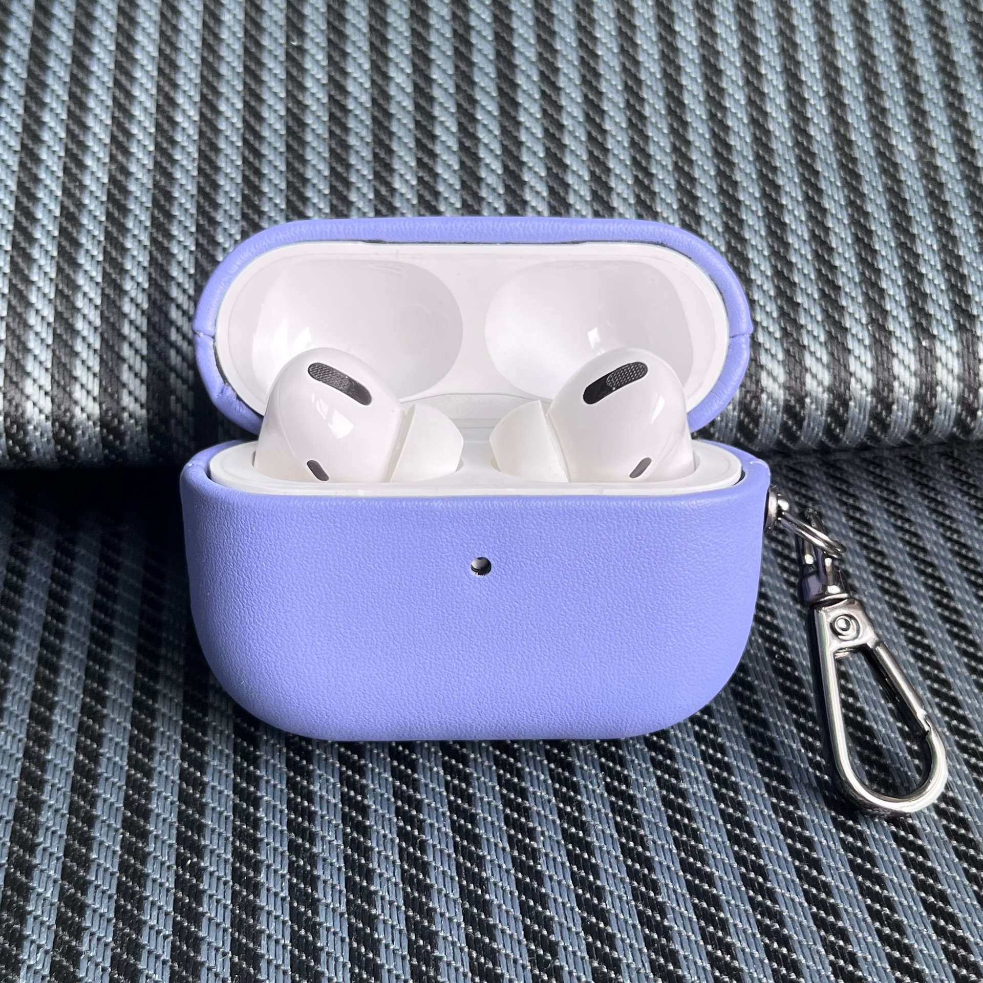 https://fulmo-img-server.com/airpods-labo/087f4a37-72c6-47fa-8fae-f0c93e149745.jpg