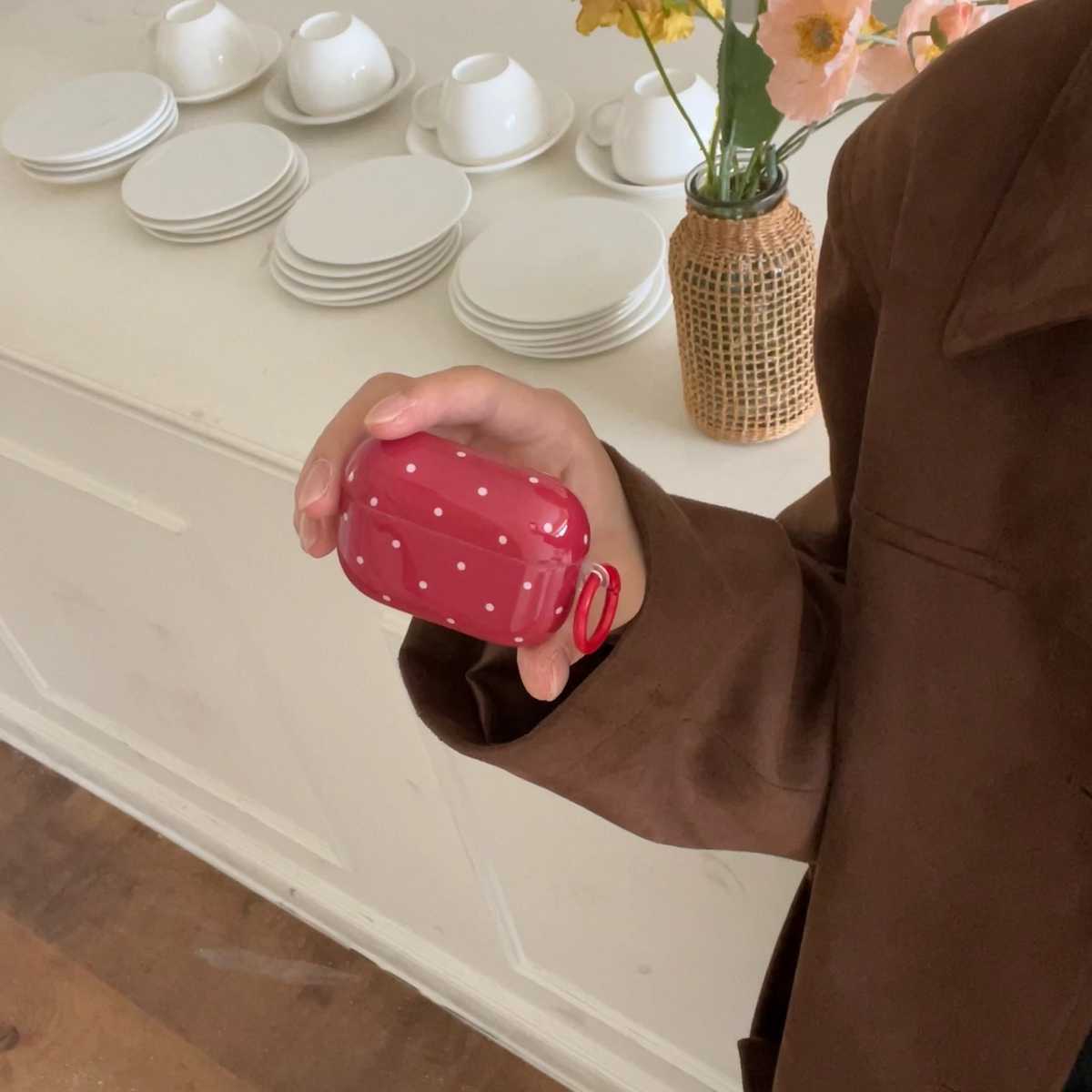 Airpodsケース 水玉模様のやさしさあふれるケース