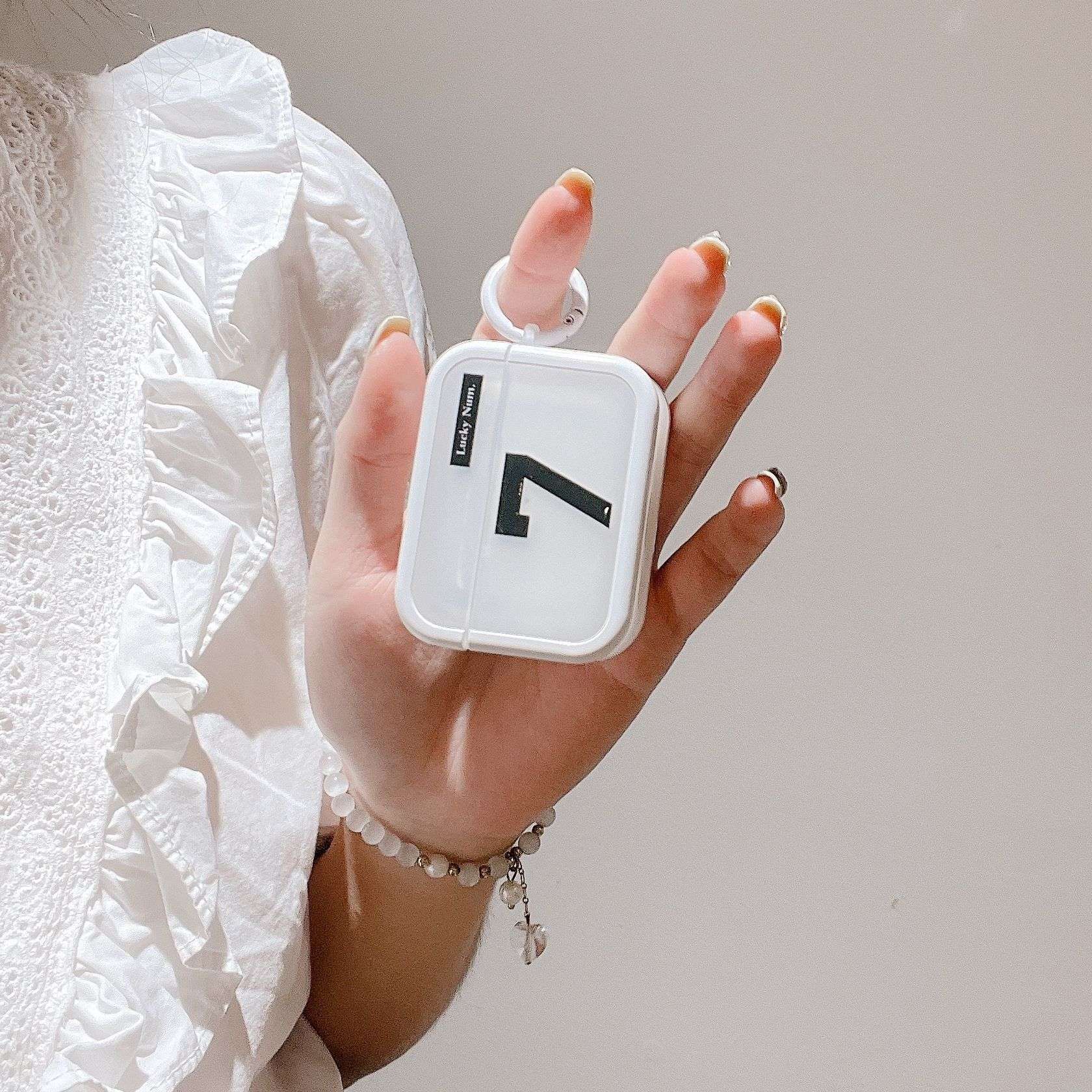 https://fulmo-img-server.com/airpods-labo/1f2659b096a14440b1bb44ae632e6728.jpg