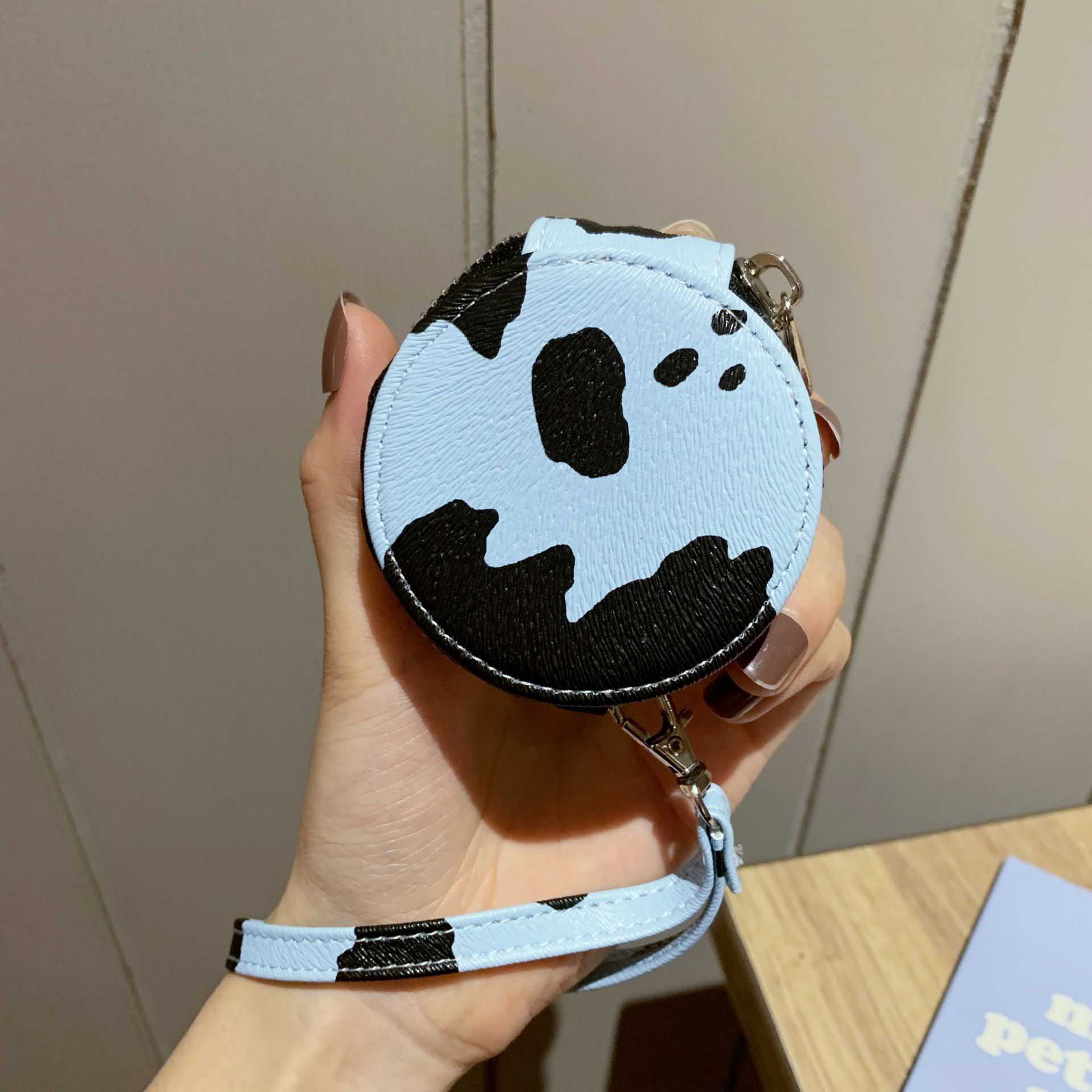 https://fulmo-img-server.com/airpods-labo/603a45da-c5bc-427d-9e8f-78d1d9d30261.jpg