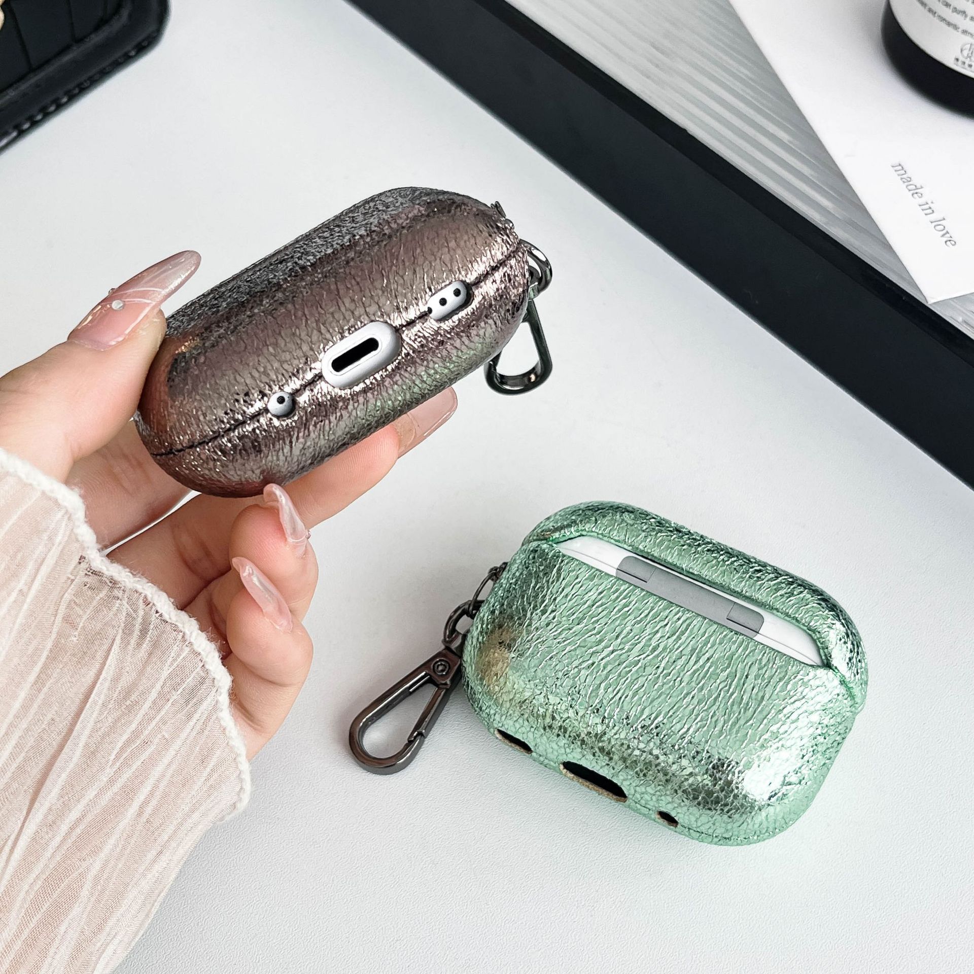 https://fulmo-img-server.com/airpods-labo/6463e4e4-3198-4d4b-b83a-b8430f473bc6.jpg