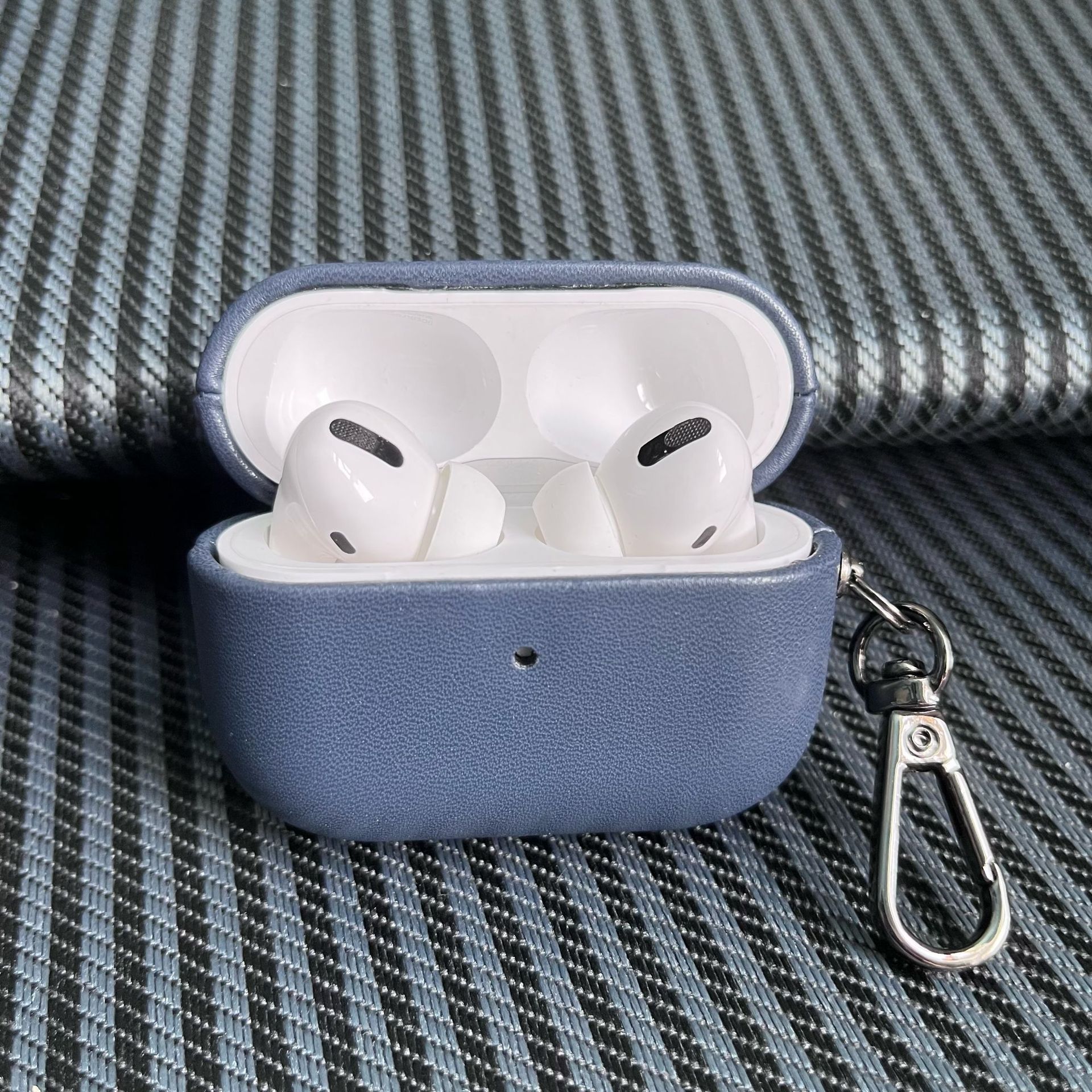 https://fulmo-img-server.com/airpods-labo/8480f8c5-df19-4d97-a4ba-f030785e1023.jpg