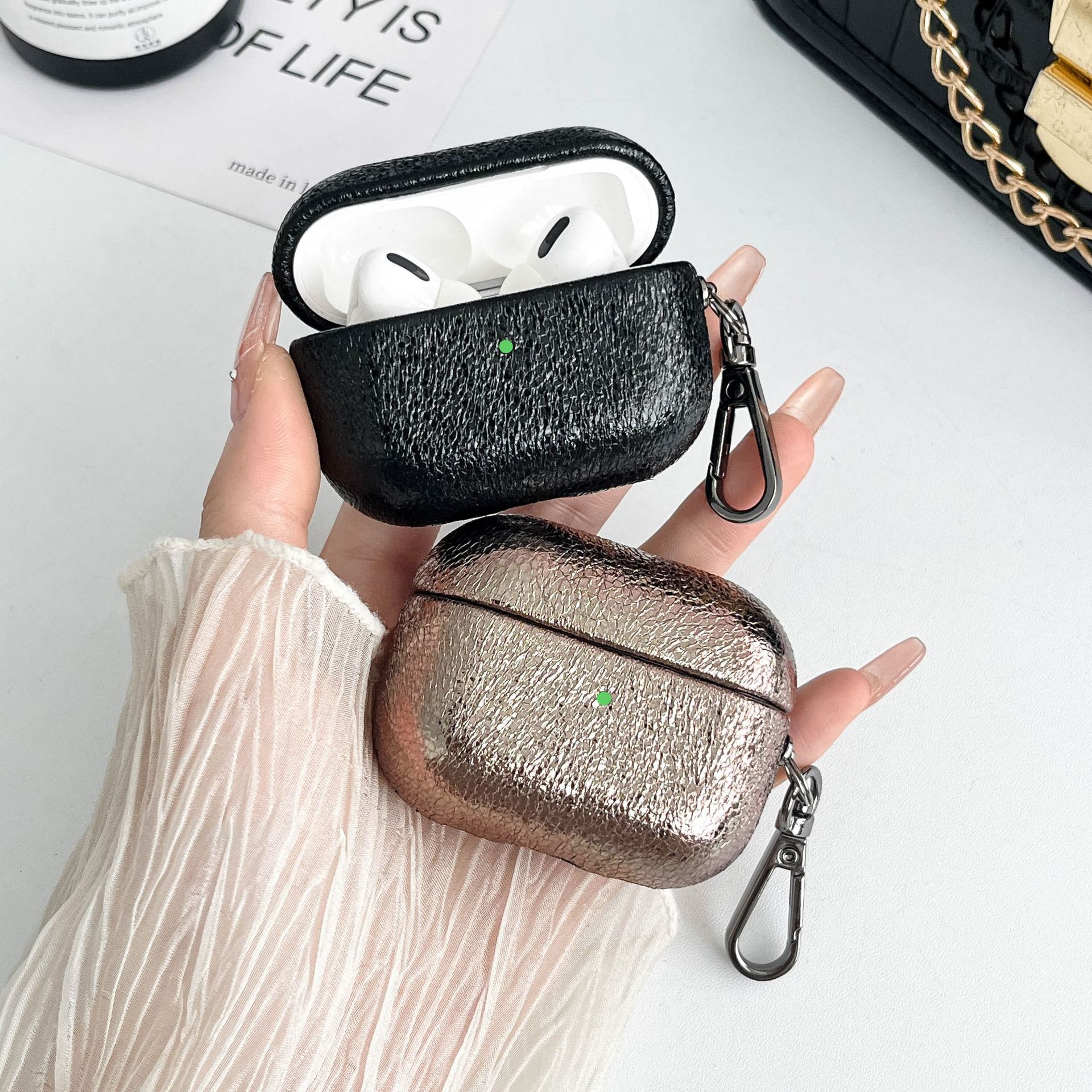 https://fulmo-img-server.com/airpods-labo/8512433a-ce1a-4c71-a405-c88dc9fa3ffb.jpg