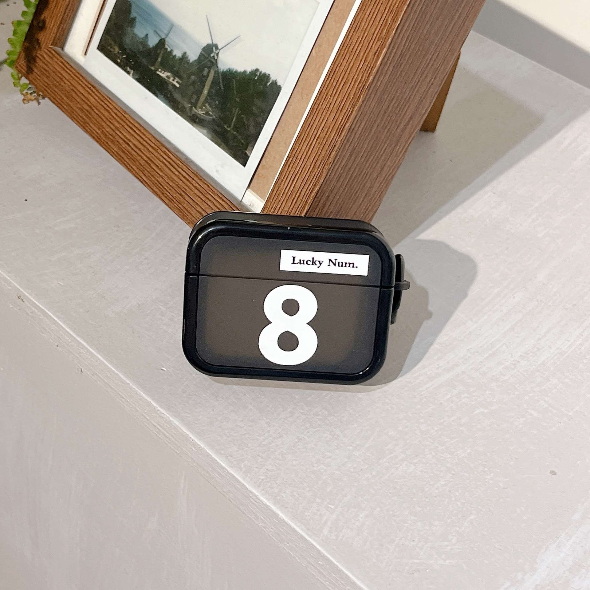 https://fulmo-img-server.com/airpods-labo/87b18ce4846b4bd48dfb93faa54fa1eb.jpg