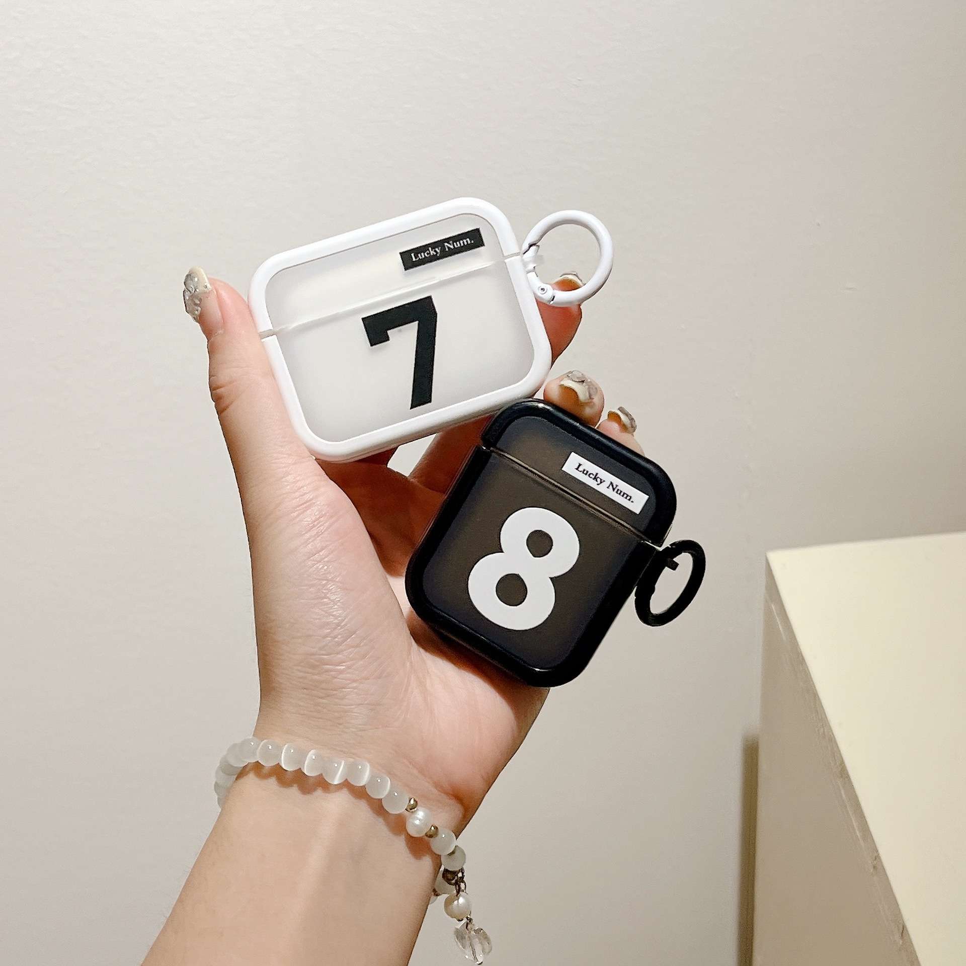 https://fulmo-img-server.com/airpods-labo/8a8616f2cb164c3d9f16fbe6632f11c9.jpg