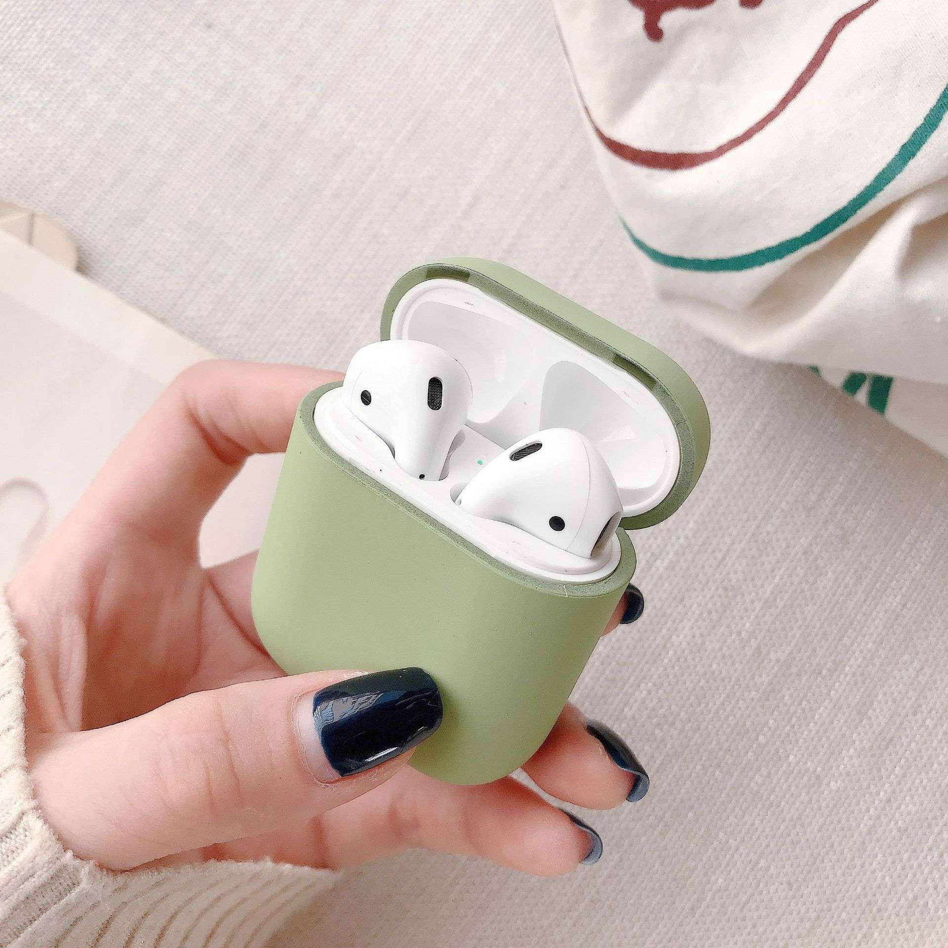 https://fulmo-img-server.com/airpods-labo/9527304461414084b819de96af166af6.jpg