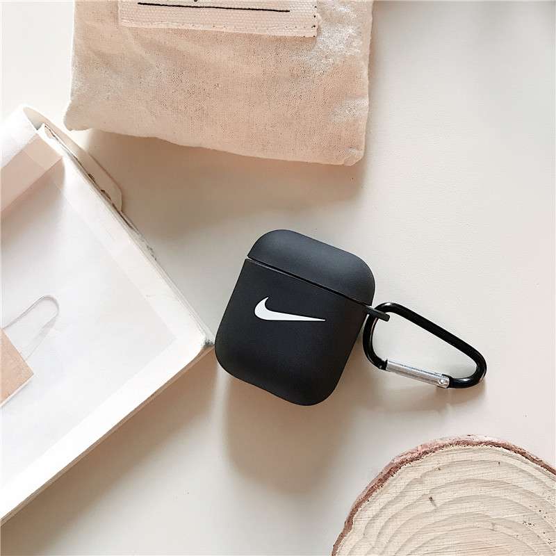 https://fulmo-img-server.com/airpods-labo/9a350229ffc4486bb5dad66a6b7f95df.jpg