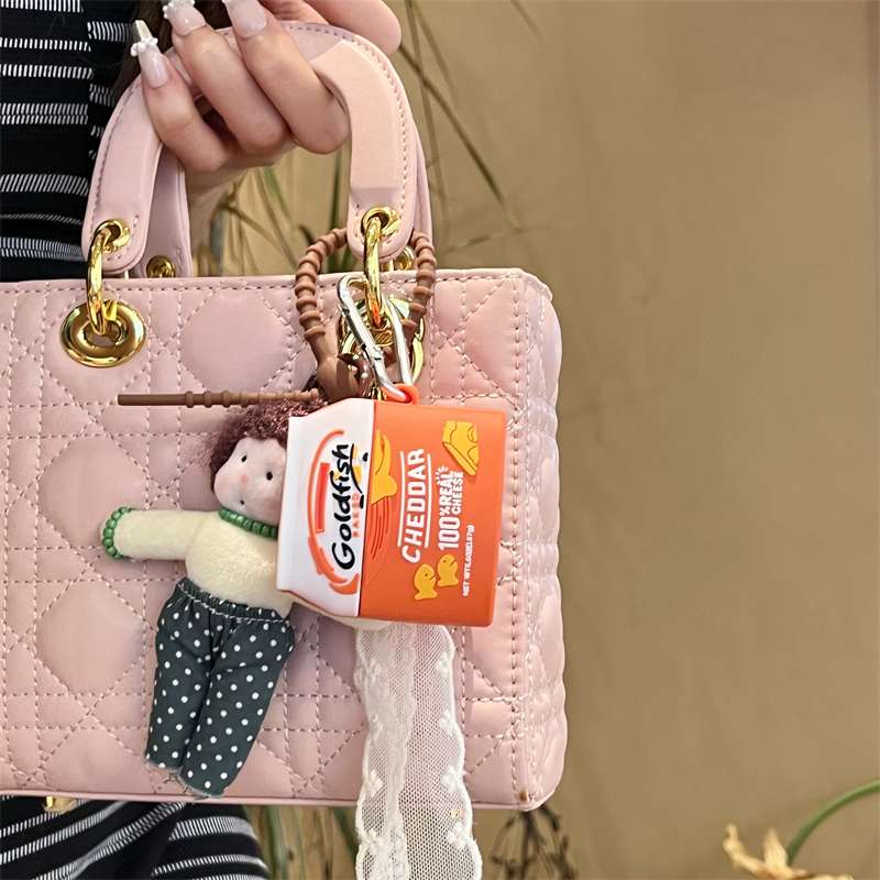https://fulmo-img-server.com/airpods-labo/a4e98f32c8f342f8b2cfdeb018d10efa.jpg