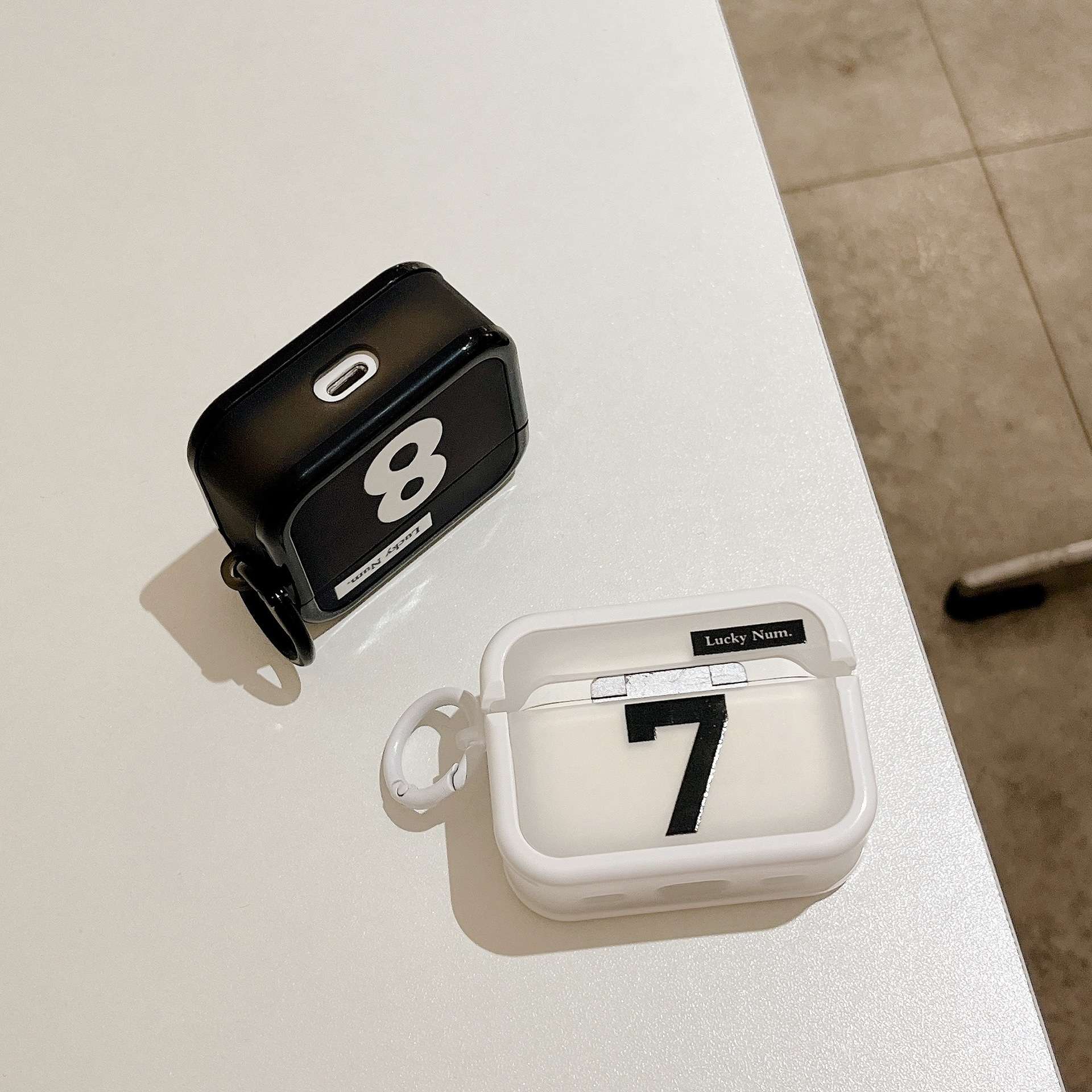 https://fulmo-img-server.com/airpods-labo/bd362fd3569041c08ffae6dc1428100f.jpg