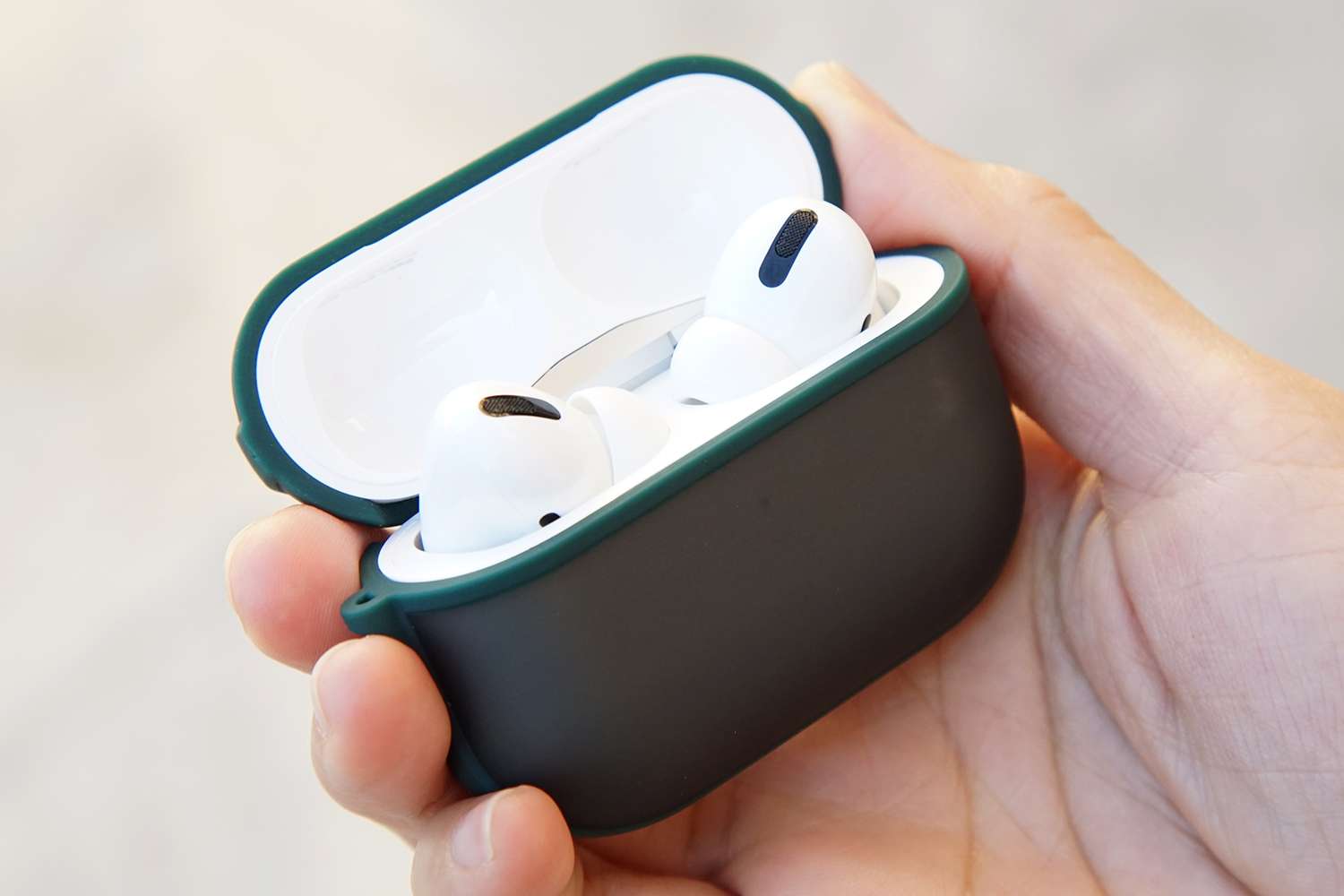 https://fulmo-img-server.com/airpods-labo/caeba7238b7f42ba81050511e3934028.jpg