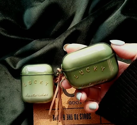 https://fulmo-img-server.com/airpods-labo/d38bfa4f-57f7-429b-89e5-4737339d52af.jpg