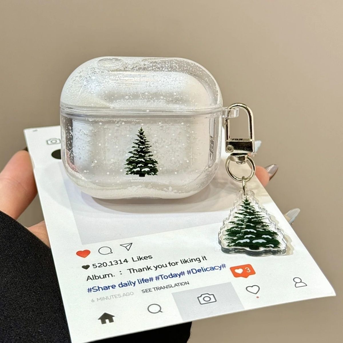 Airpodsケース AirPods Pro 第二世代 スノードーム風雪景色モミの木付き保護ケース