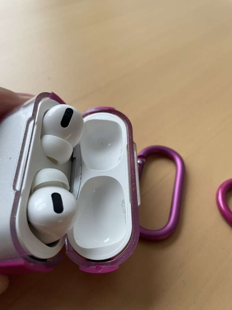 https://fulmo-img-server.com/airpods-labo/d7fdfddbf9c84f7cba3206baf95d2025.jpg