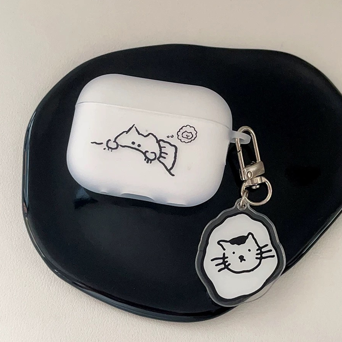 https://fulmo-img-server.com/airpods-labo/e4482599-8f79-4be9-8e50-d58cf63d13ef.jpg