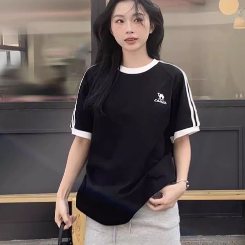 すっきり見せる半袖ライントップス
