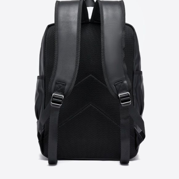 https://fulmo-img-server.com/alphabackpacks/1756170295396_ito5h4dd_b5j62ksn.jpeg