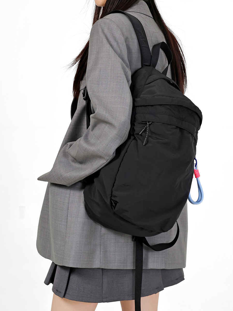 https://fulmo-img-server.com/alphabackpacks/6012e3af-cd4a-4916-bb4f-4589efc741ce.jpg