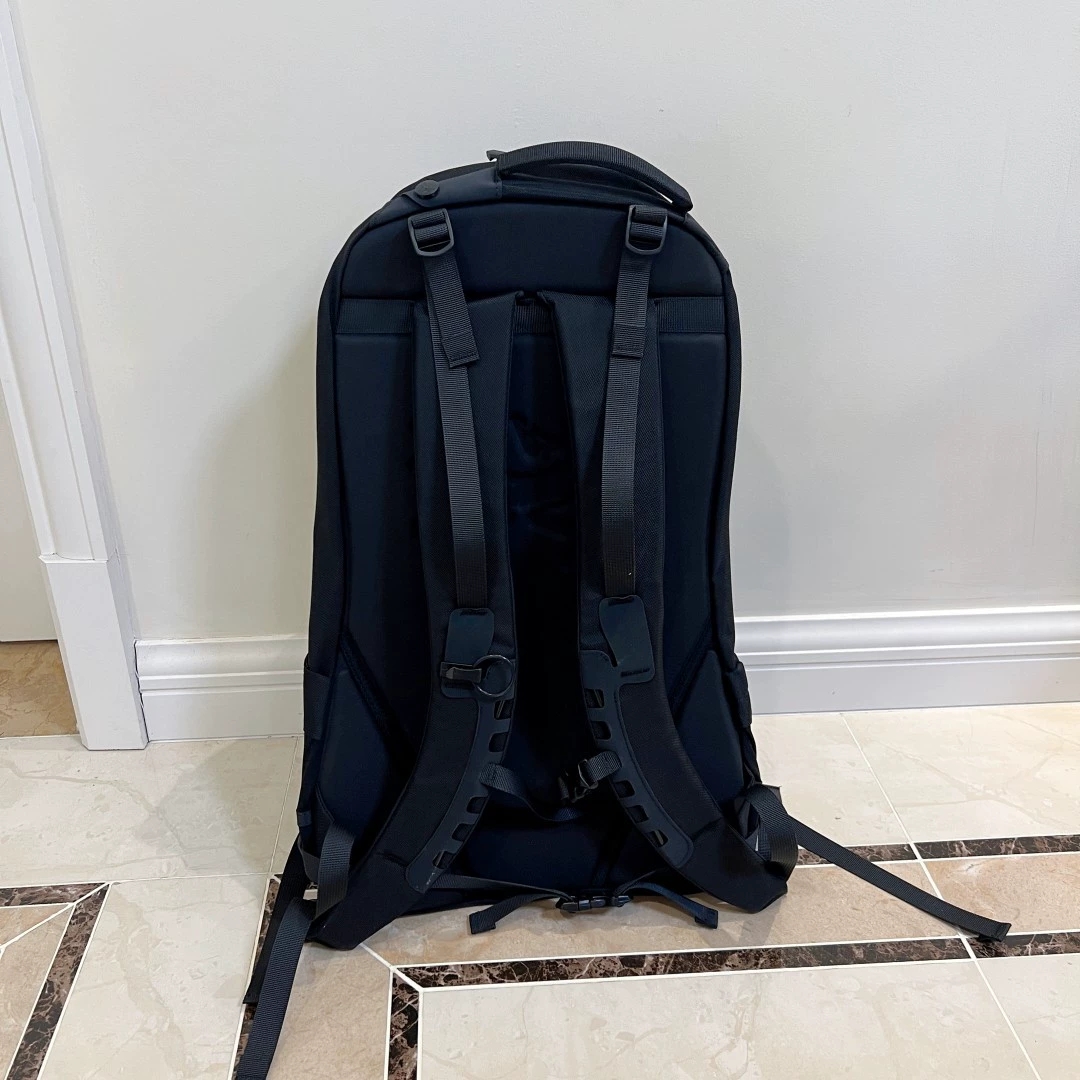 https://fulmo-img-server.com/alphabackpacks/62c66796-2eae-4799-9c72-66c1d988cd7d.jpg