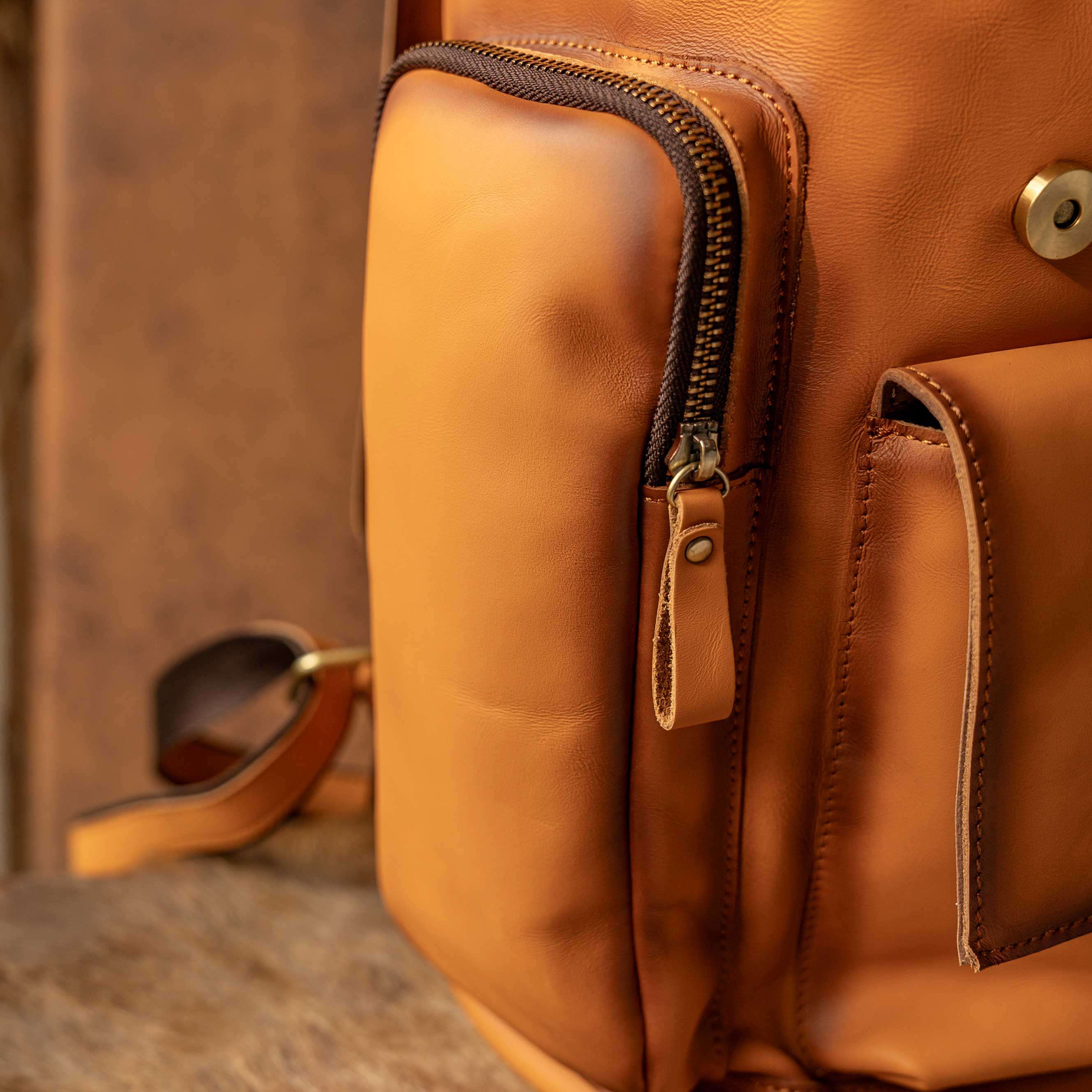 https://fulmo-img-server.com/alphabackpacks/6b7aafe89de24beaa04ac9b7ad027098.jepg