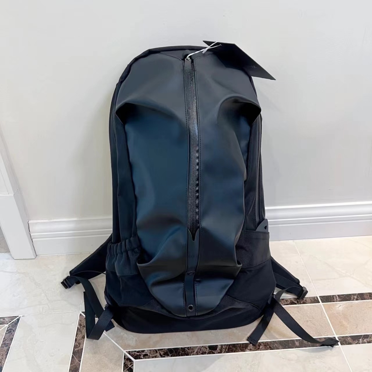 https://fulmo-img-server.com/alphabackpacks/75a1d155-76ee-4fb8-ba98-1034a60273e1.jpg
