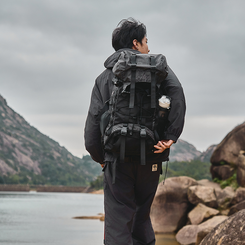 https://fulmo-img-server.com/alphabackpacks/92302902-5517-4034-bac1-10c00532a408.jpg