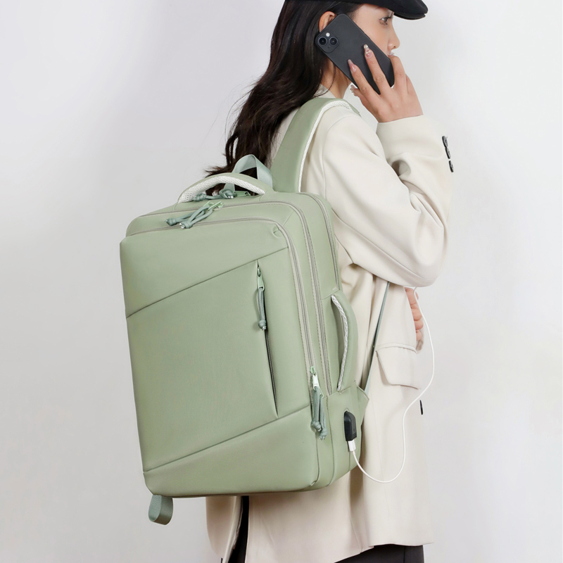 https://fulmo-img-server.com/alphabackpacks/d051854a-7b66-4582-a0a8-c384b20d5e66.jpg