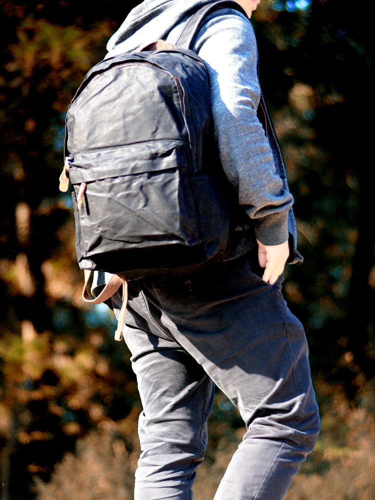 https://fulmo-img-server.com/alphabackpacks/d6ff1755-2a08-4077-9ef4-58630fcfa03c.jpg