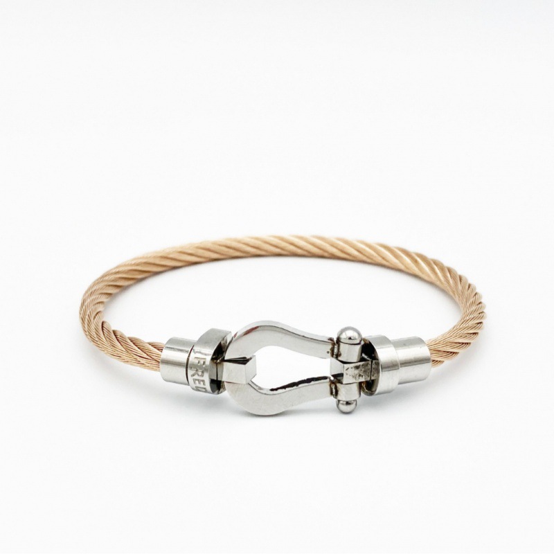 アメカジ 編み込みワイヤー枷留め金具ブレスレット