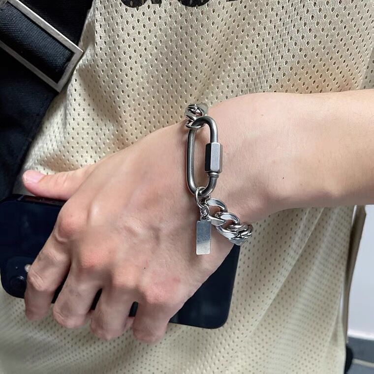 アメカジ 喜平チェーン太めカラビナ付きプレートブレスレット