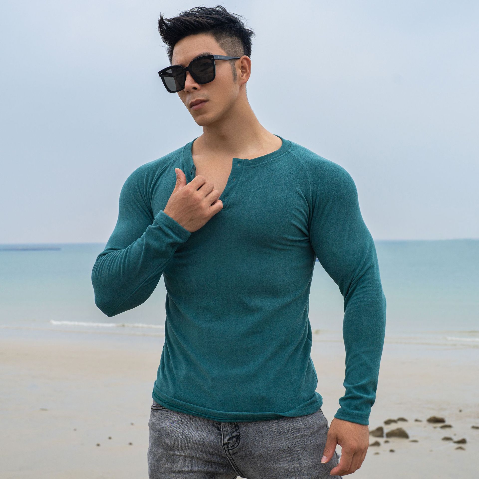 アメカジ ヘンリーネック細身シルエット長袖Tシャツ