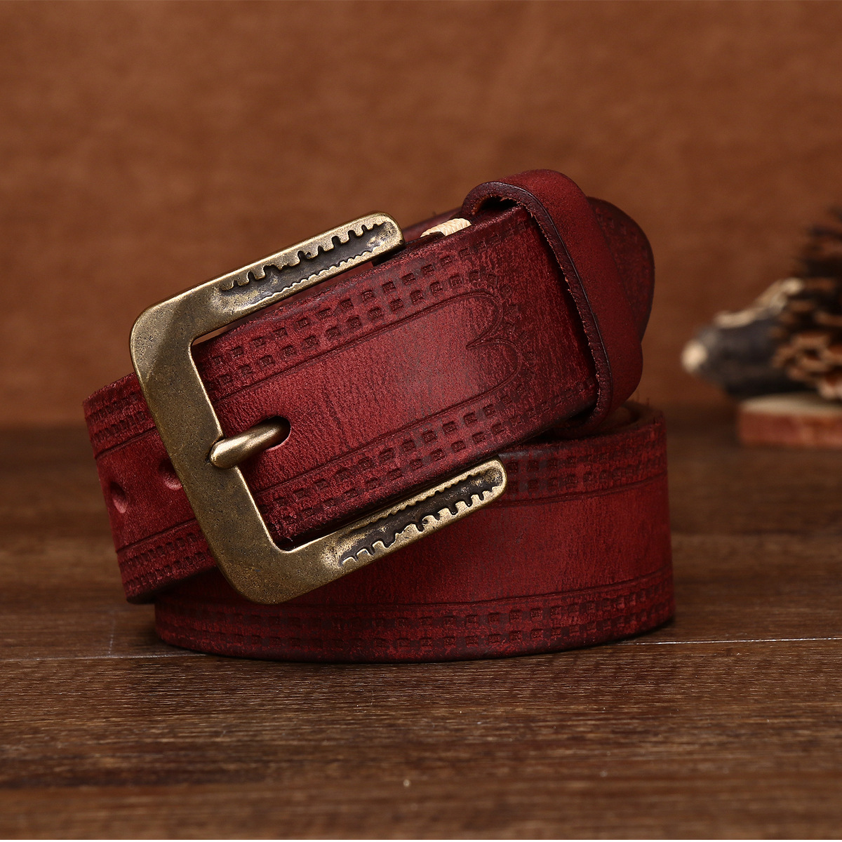 アメカジ 本革型押し加工アンティーク調バックル付きレザーベルト