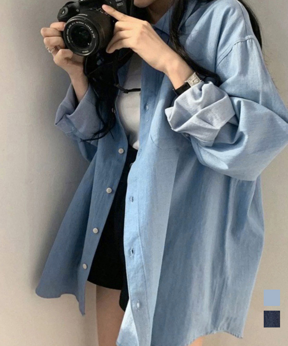 青ファッション ゆったりデニムシャツ 重ね着コーデ 体型カバー